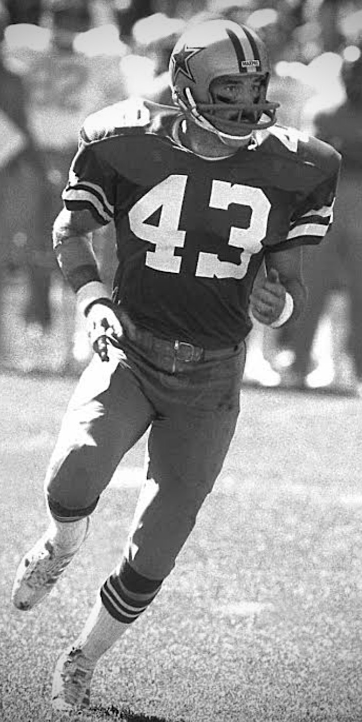 Cliff Harris running in Dallas Cowboys uniform